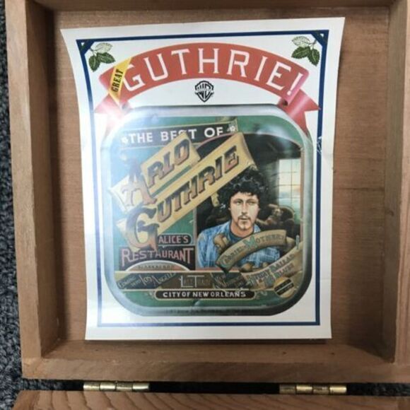 ARLO GUTHRIE THE BEST OF 1977 US WARNER BROS Wooden CD Hindged Box - Picture 5 of 9